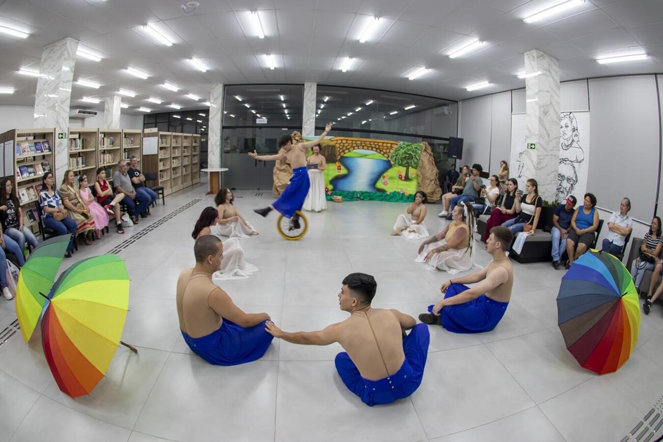 Atividades do evento atraíram quase 5.000 pessoas; algumas cadastraram-se na Biblioteca Pública, que coleciona números admiráveis desde que foi reinaugurada