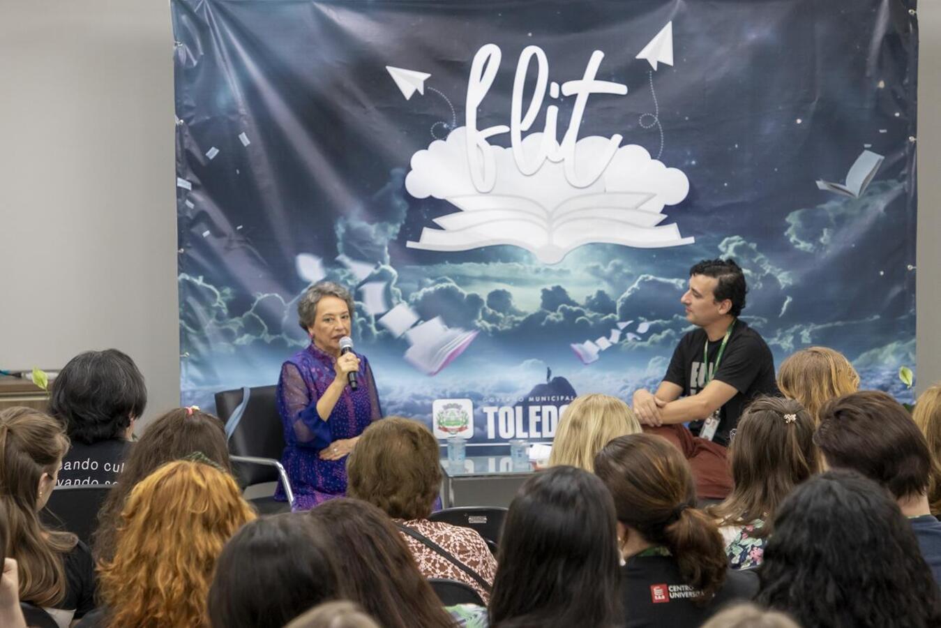 Atividades do evento atraíram quase 5.000 pessoas; algumas cadastraram-se na Biblioteca Pública, que coleciona números admiráveis desde que foi reinaugurada