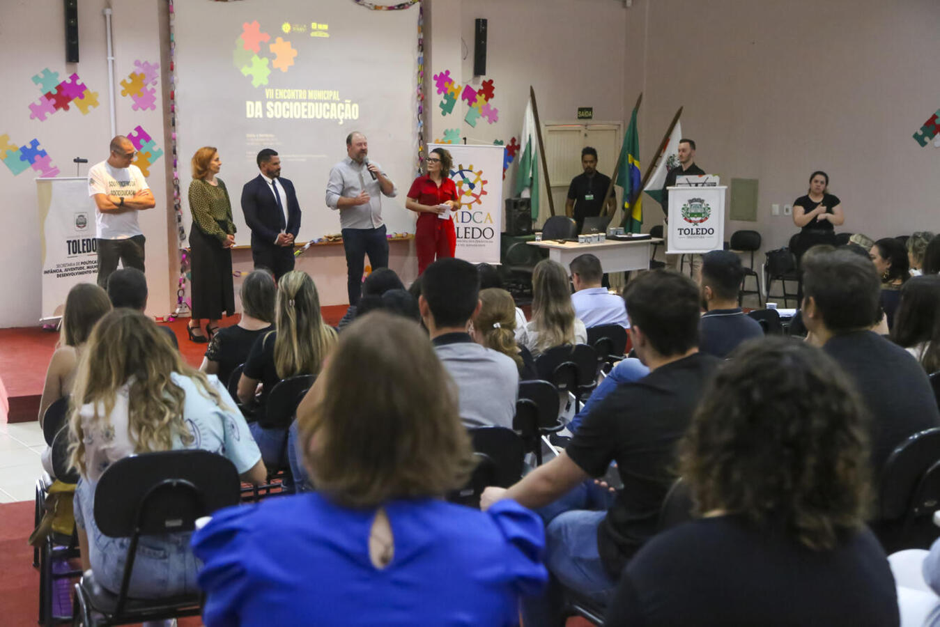 Encontro reuniu aproximadamente 100 pessoas para debater a socioeducação