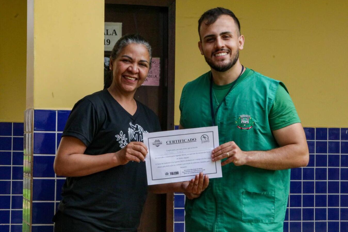 Alunos realizam vistoria nas imediações da escola e da comunidade em alusão ao Dia Nacional de Combate à Dengue (19 de novembro)