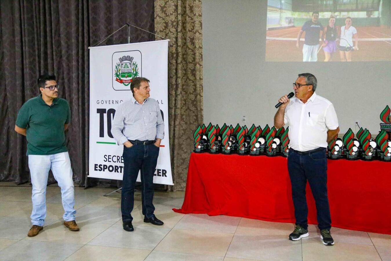 Cerimônia premia campeões dos Jogos Abertos de Toledo