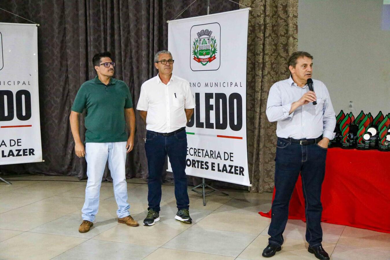 Cerimônia premia campeões dos Jogos Abertos de Toledo