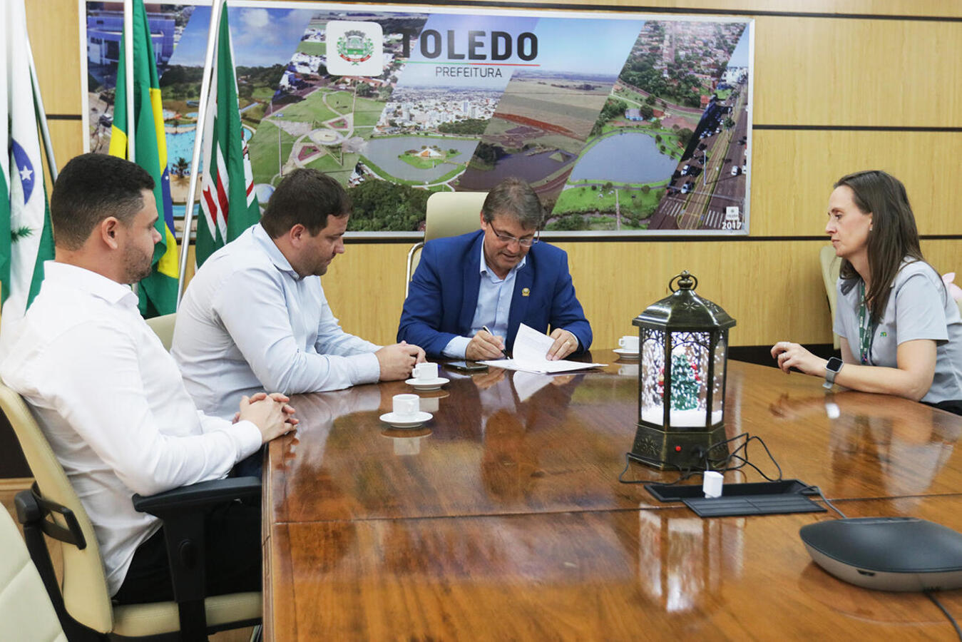 Prefeito assinou a LC Nº29/2023 que institui tratamento diferenciado para microempresas e empresas de pequeno porte em processos licitatórios