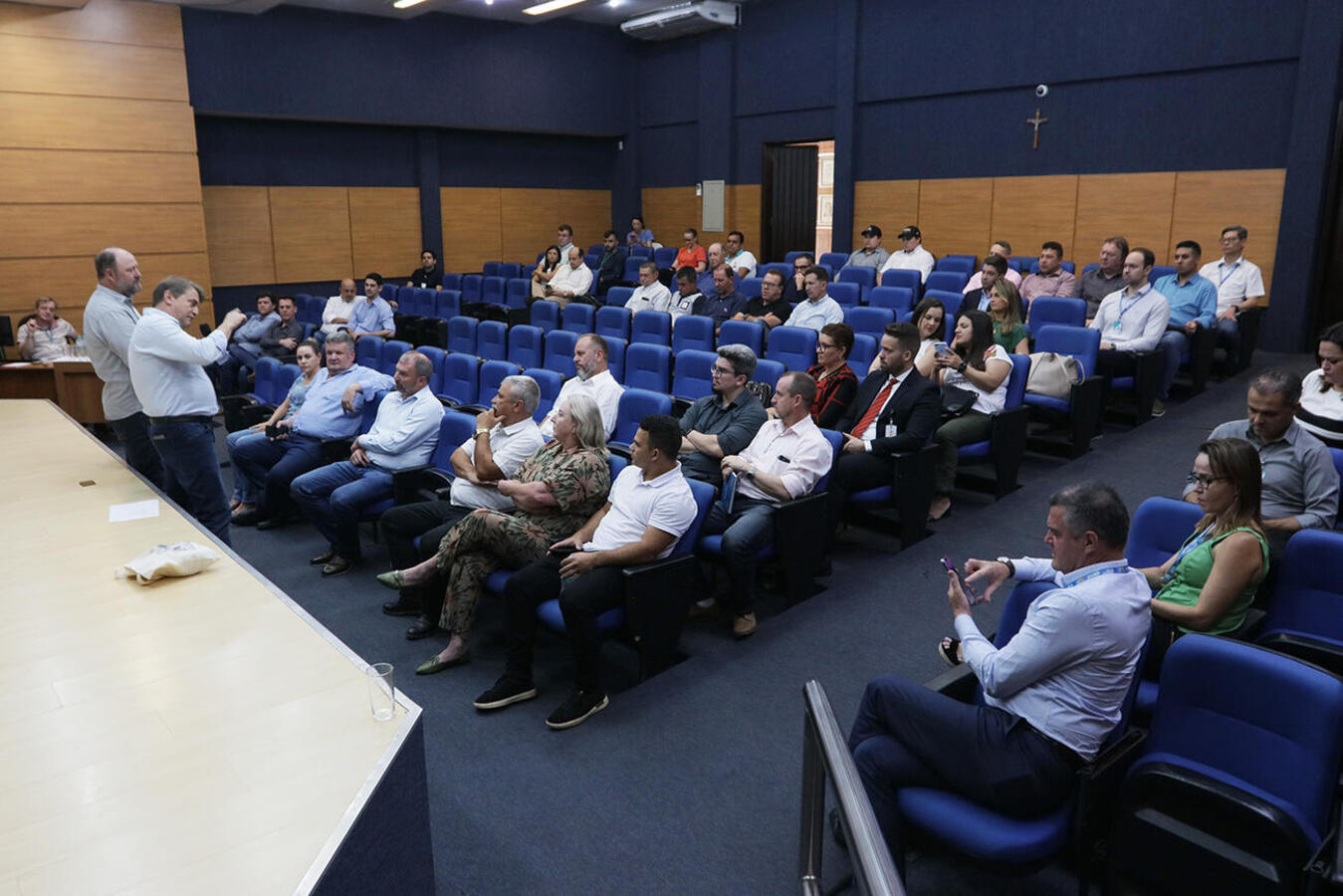 Representantes de 10 municípios dos Campos Gerais que fazem parte de consórcio foram recebidos na manhã desta quinta (17) no Auditório Acary Oliveira