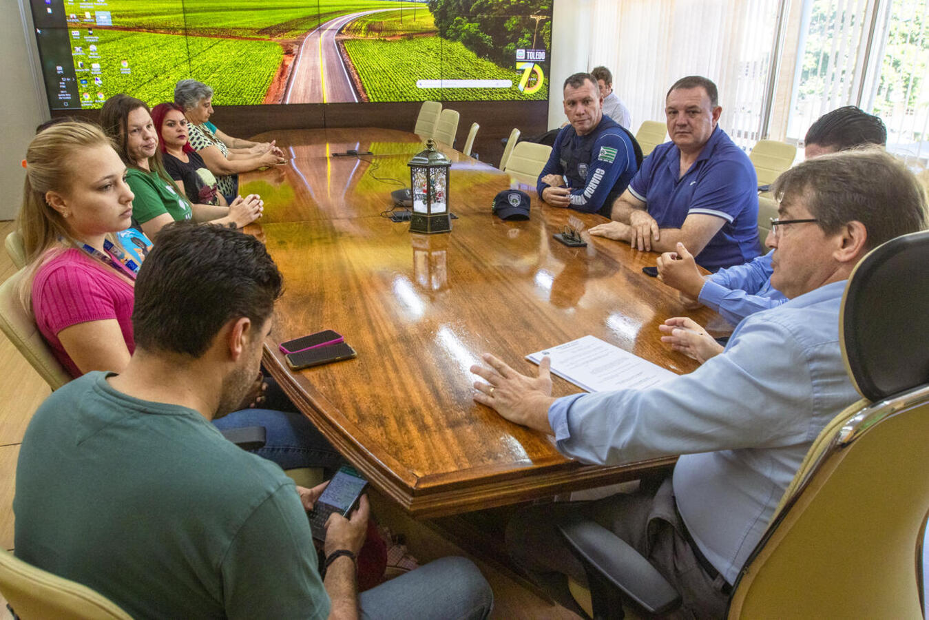 Representantes da categoria foram recebidas na manhã desta quinta-feira (28) na Sala de Reuniões do Gabinete do Prefeito na qual lei foi simbolicamente assinada