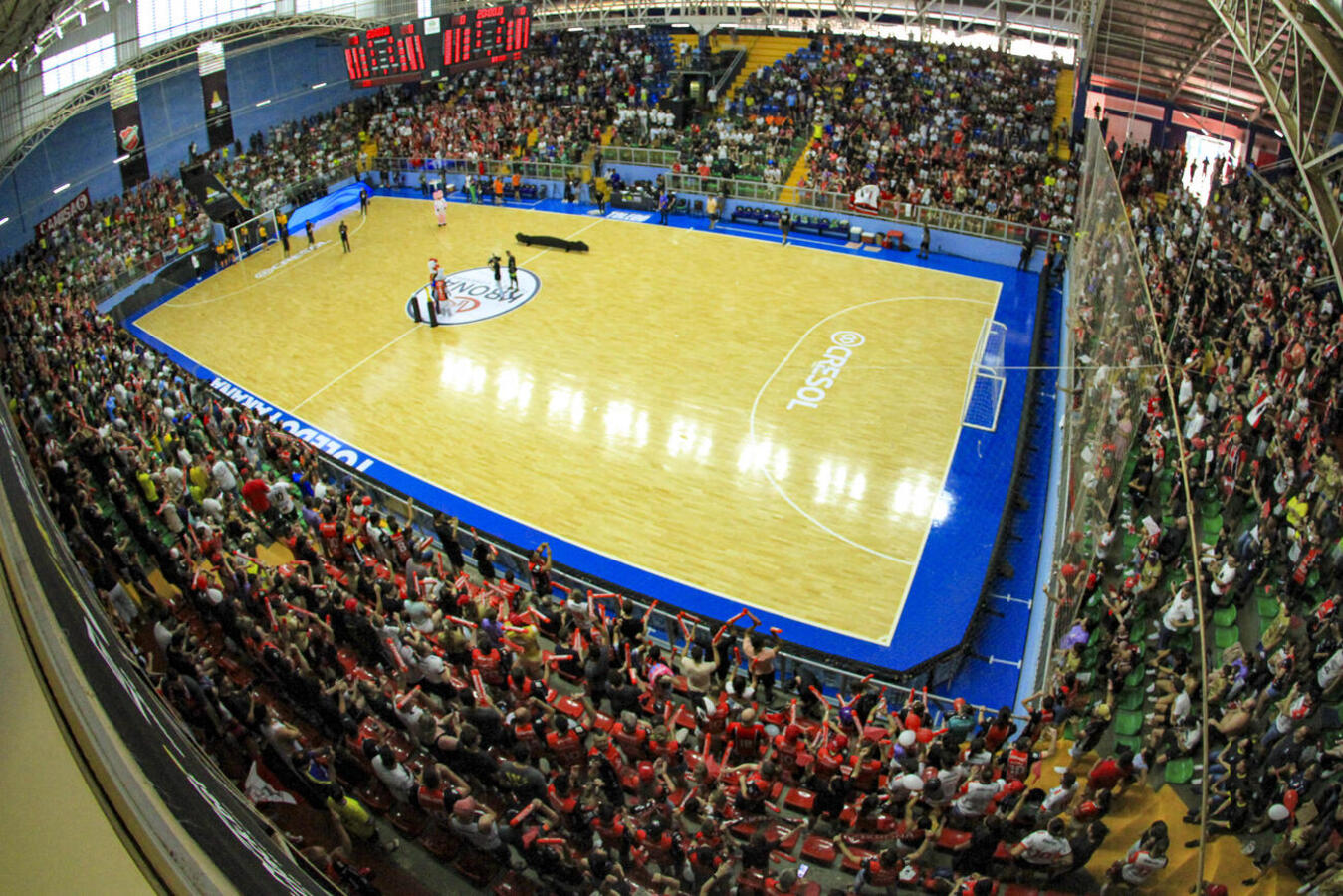 Alcides Pan foi palco da emocionante final da Liga Nacional de Futsal