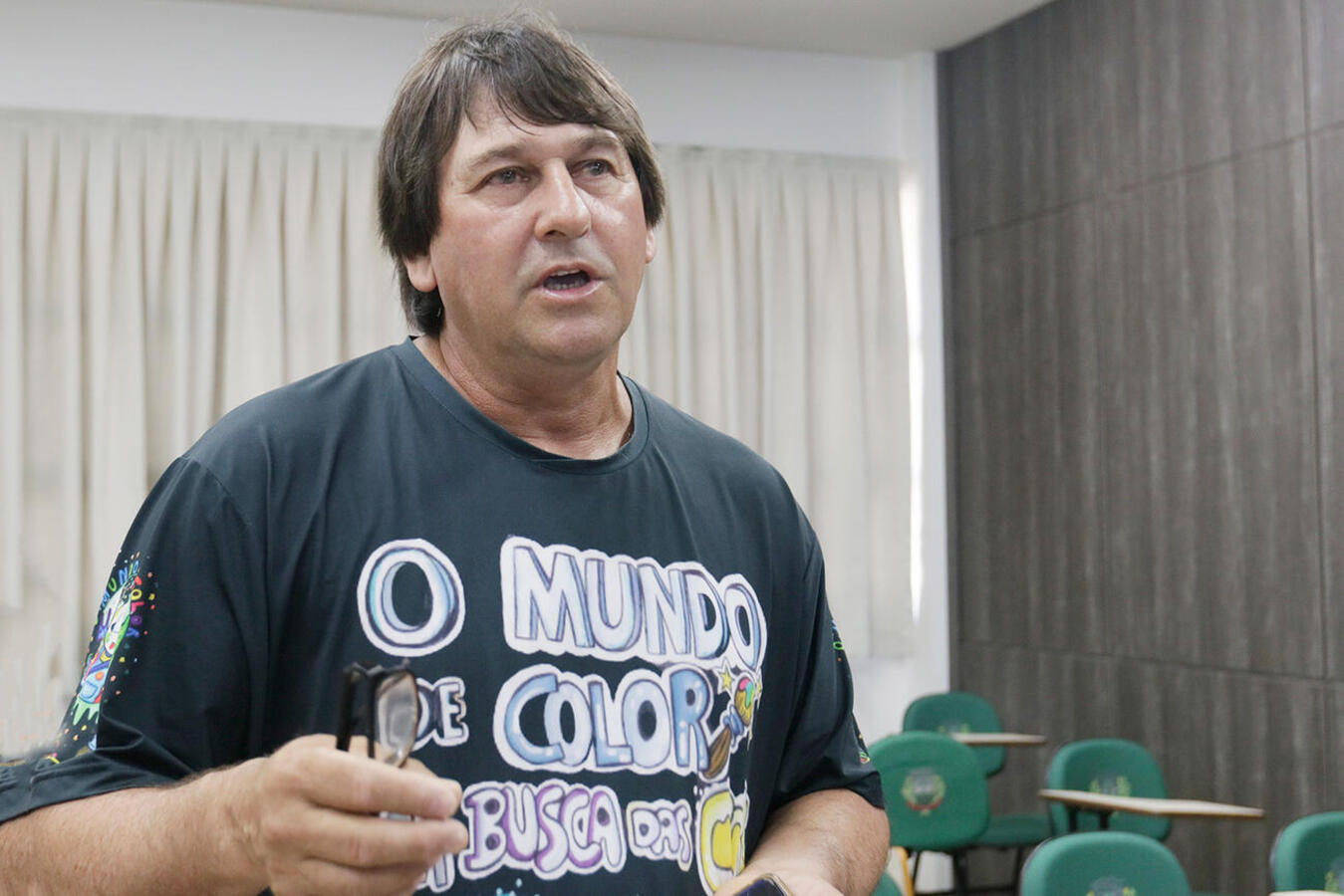 Educação adquire livros de escritor toledano Cassiel da Rosa
