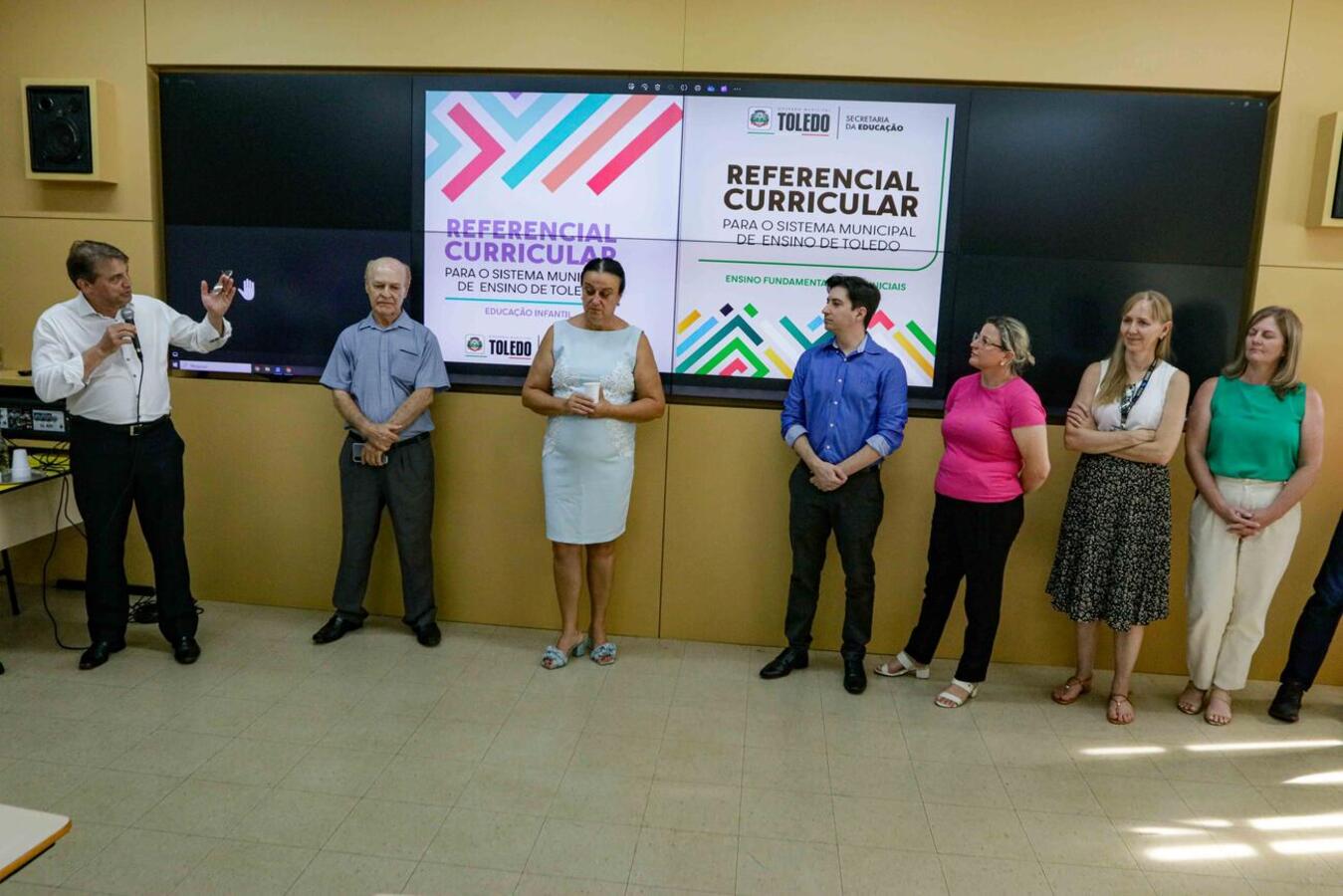 Dividido em dois volumes (Educação Infantil e Ensino Fundamental/Anos Iniciais), documento foi lançado na sede da Smed na tarde desta quarta-feira (20)