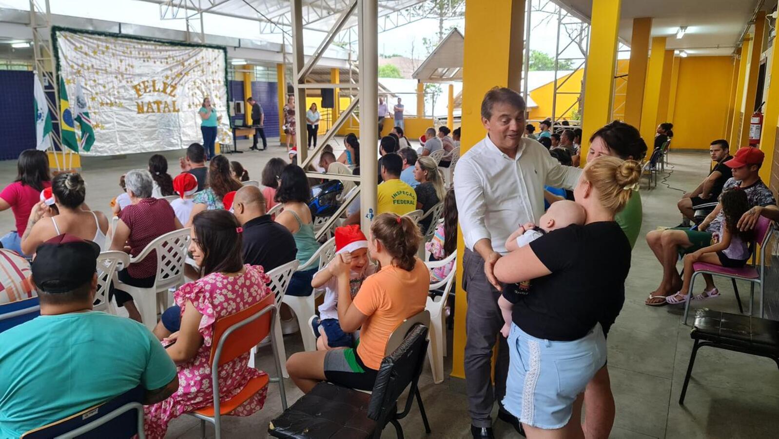Solenidade de entrega das obras reuniu pais, alunos, professores e membros da comunidade escolar como um todo
