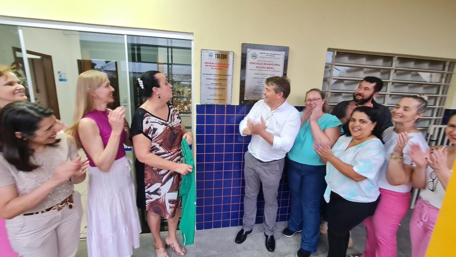 Solenidade de entrega das obras reuniu pais, alunos, professores e membros da comunidade escolar como um todo
