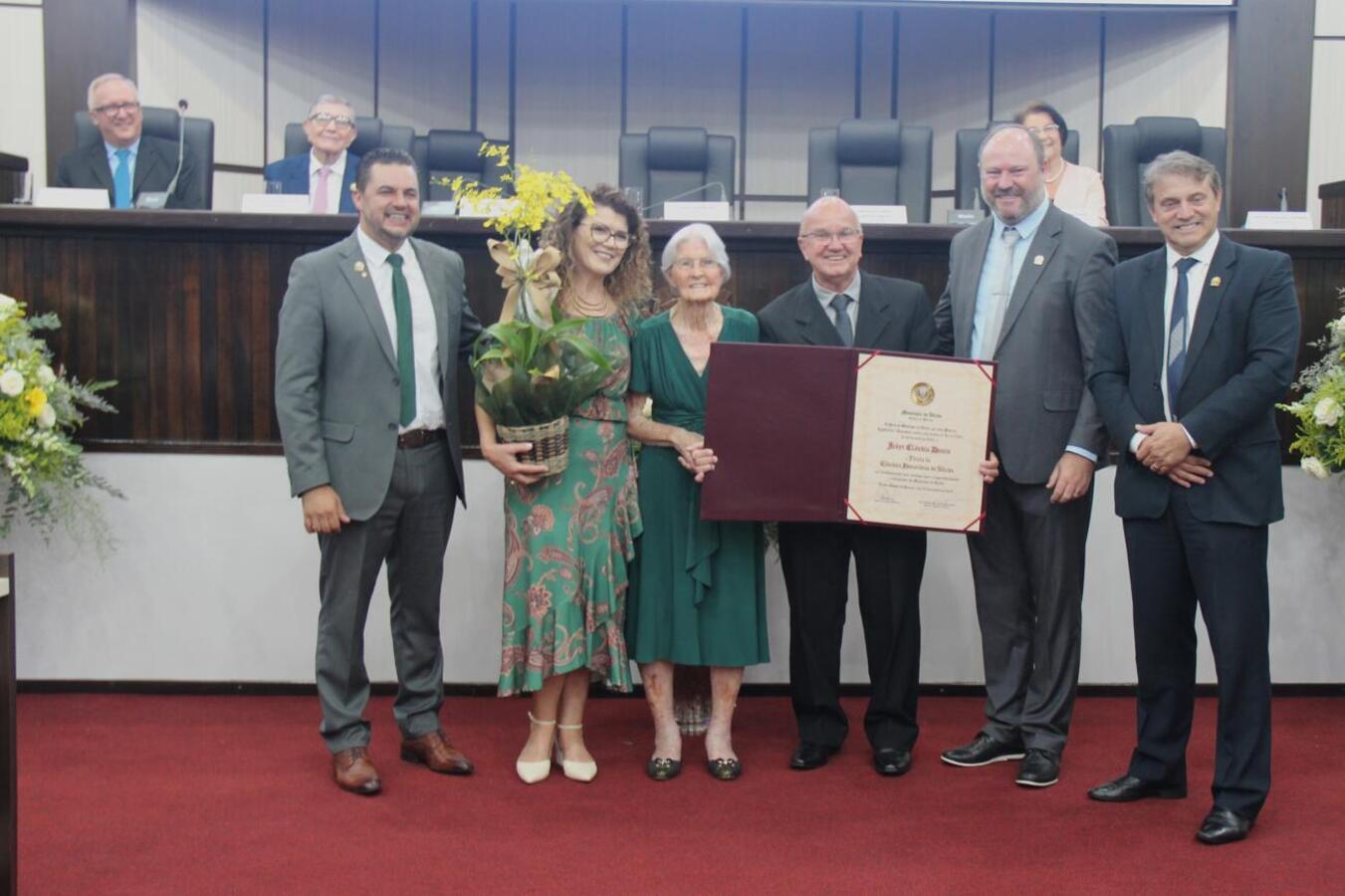 Entrega de Cidadania Honorária e Medalha Willy Barth marcam noite de homenagens na Câmara de Toledo