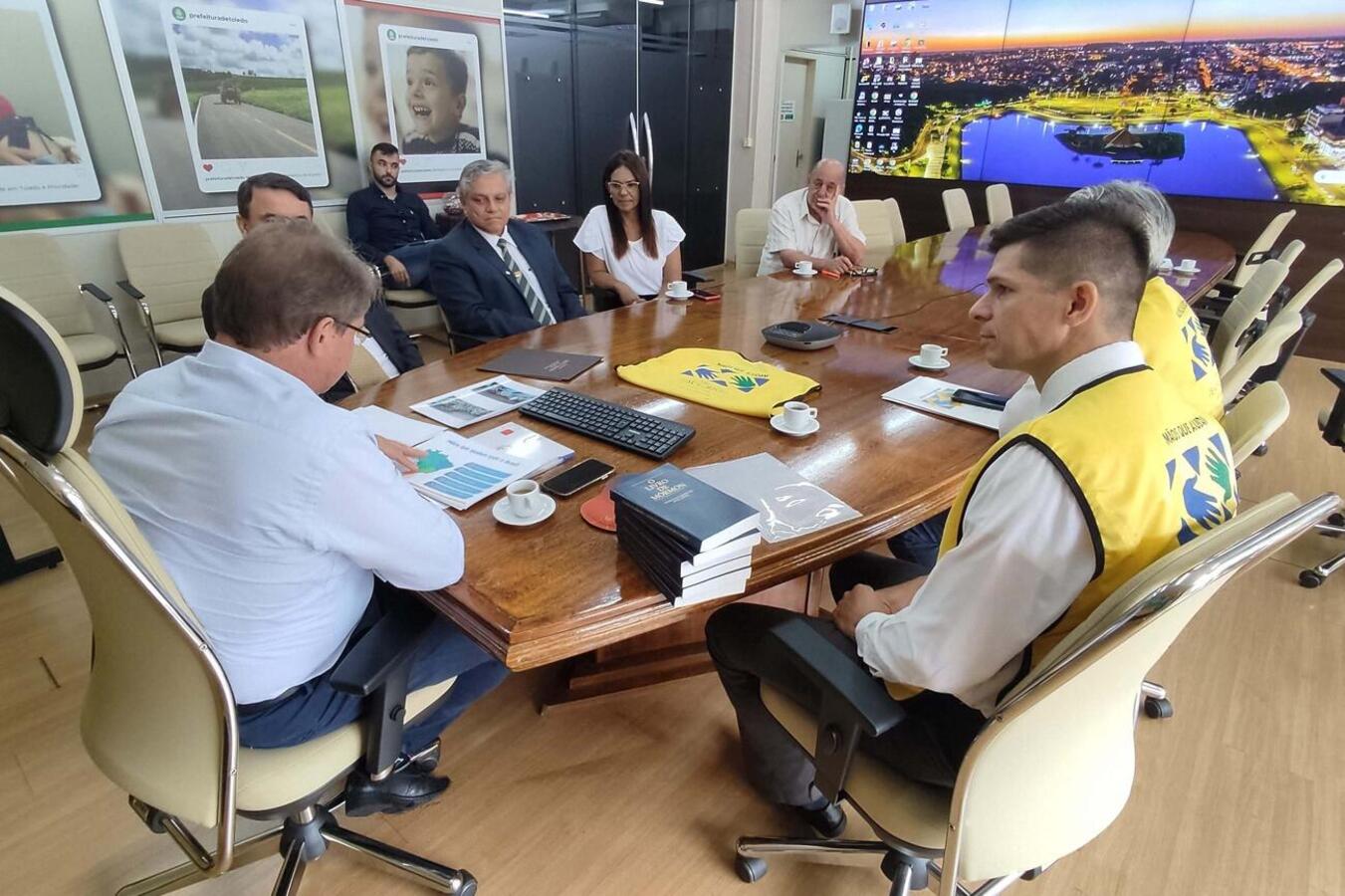 Lideranças religiosas visitam gestor municipal e apresentam ações voluntárias