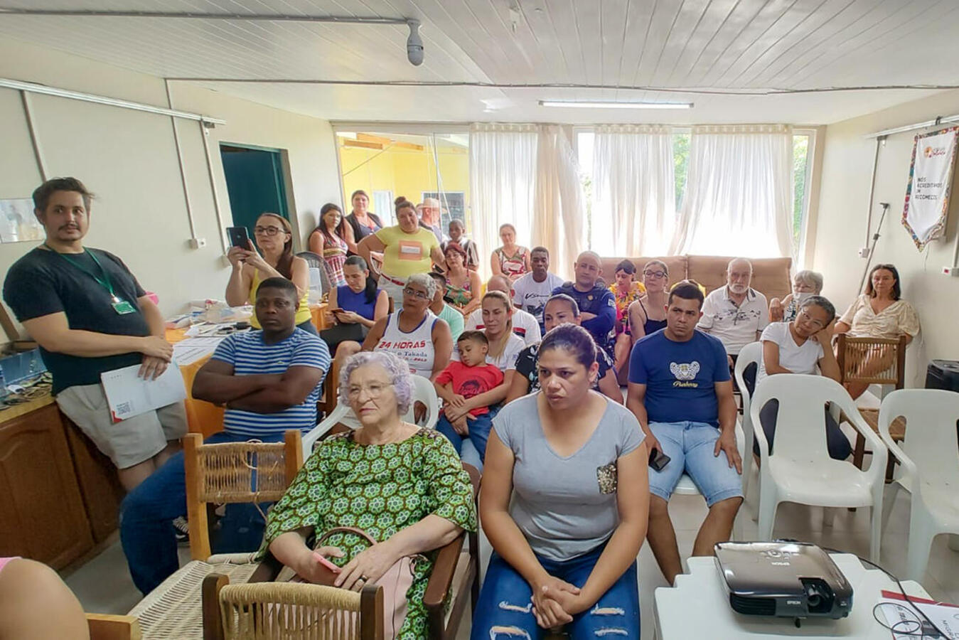 Realizado na tarde de sábado (6) na Embaixada Solidária, evento teve a presença de pessoas de várias origens, além de representantes de entidades e do poder público