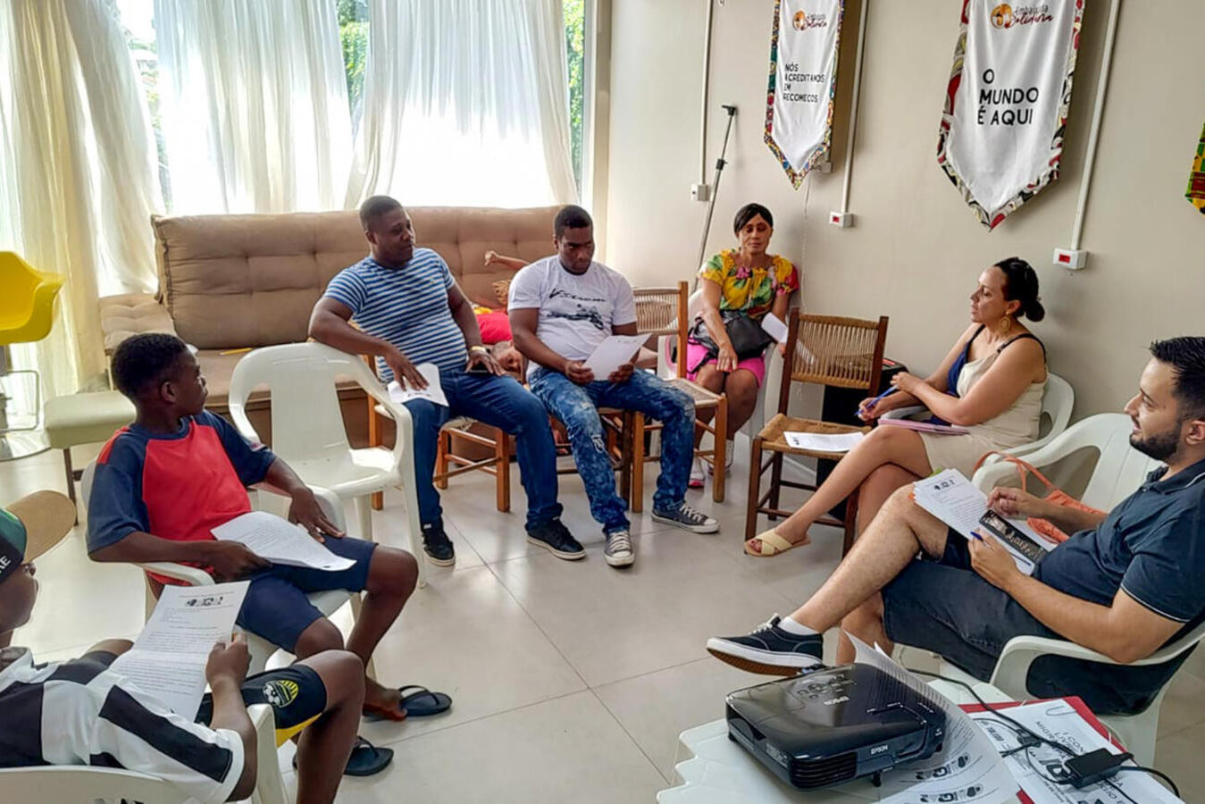 Realizado na tarde de sábado (6) na Embaixada Solidária, evento teve a presença de pessoas de várias origens, além de representantes de entidades e do poder público