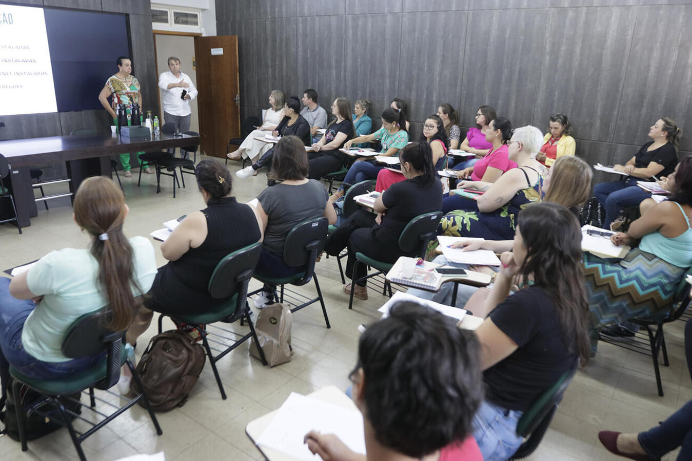 Diretores e coordenadores participaram nesta segunda-feira (29) de reunião que contou com a presença do prefeito e do secretário de Segurança e Mobilidade Urbana