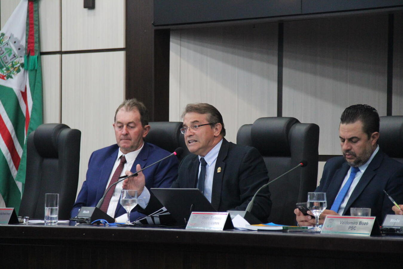 No início da quarta sessão da 17ª legislatura, na tarde desta segunda (5), prefeito Beto Lunitti fez balanço de 2023 a anunciou principais ações previstas para este ano