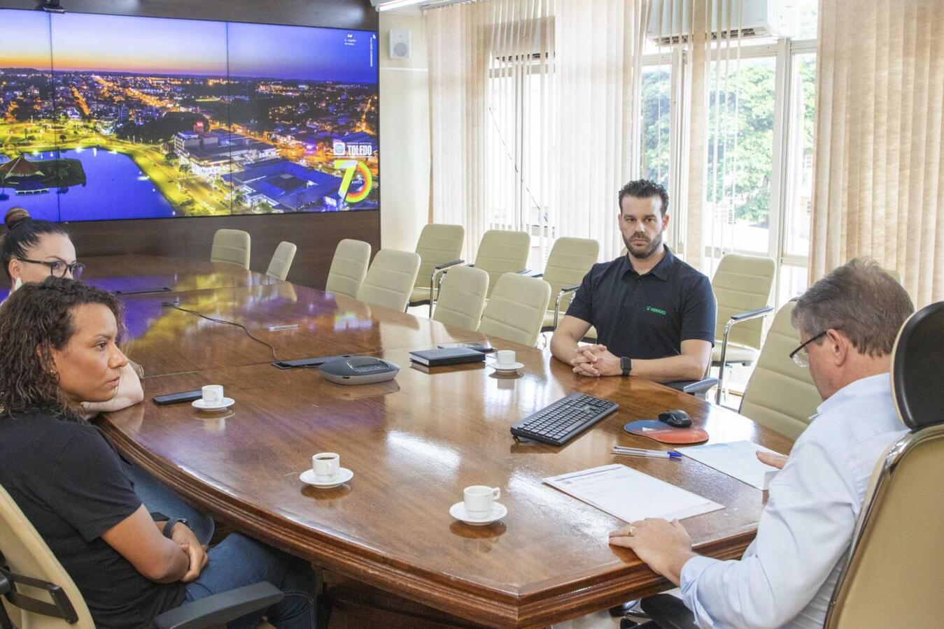 A organização do 18º Encontro Regional Abraves-PR, que acontece dias 13 e 14 de março, apresenta os encaminhamentos do evento para o prefeito 