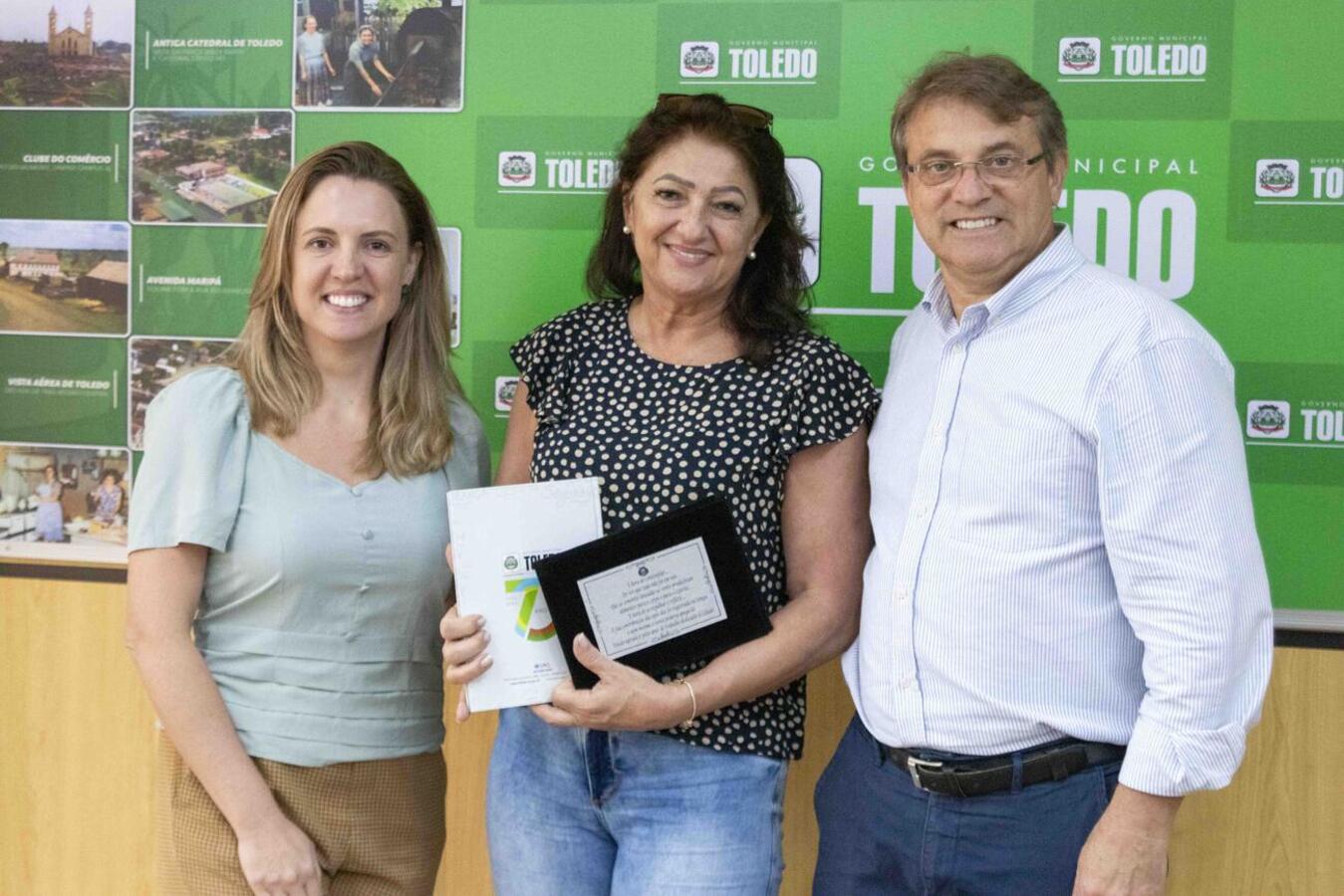 Prefeitura homenageia servidores que se aposentaram no mês de fevereiro