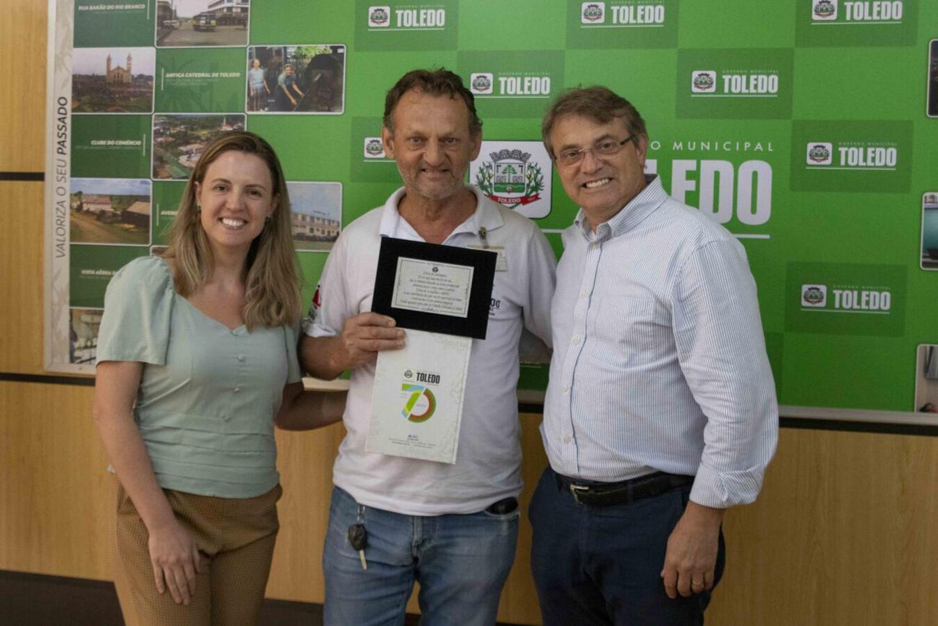 Prefeitura homenageia servidores que se aposentaram no mês de fevereiro