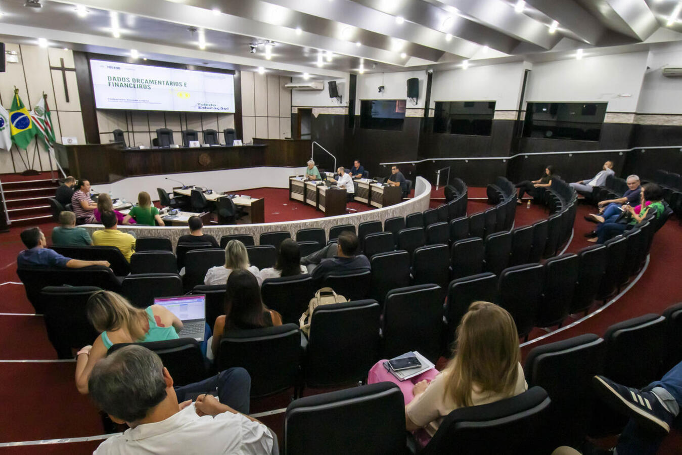 A prestação de contas do último quadrimestre de 2023 foi apresentada em audiência pública na Câmara de Vereadores de Toledo