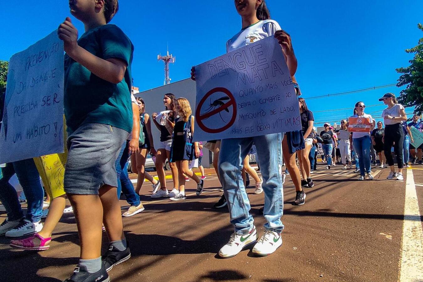 Prefeitura realiza mobilização para sensibilizar sobre o perigo da dengue