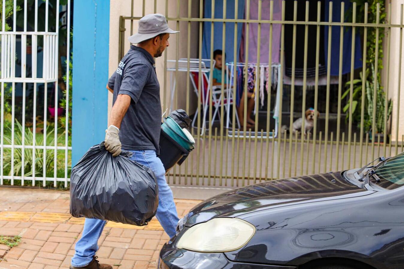 Voluntários contribuíram para a realização de mais um Ecoponto Itinerante