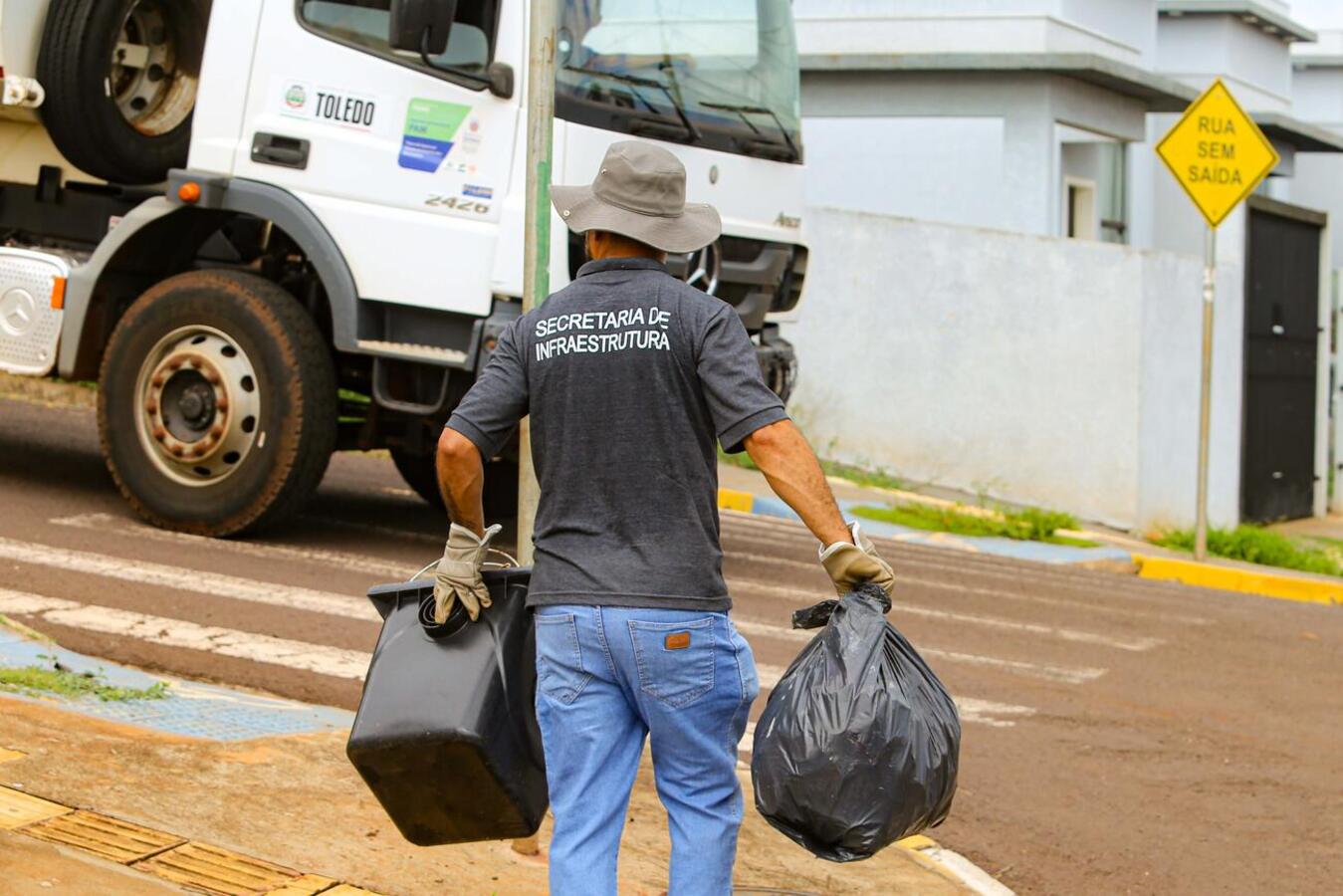 Voluntários contribuíram para a realização de mais um Ecoponto Itinerante