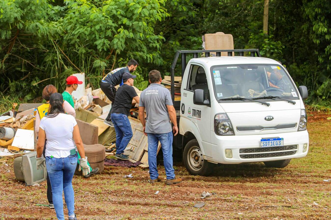 Voluntários contribuíram para a realização de mais um Ecoponto Itinerante