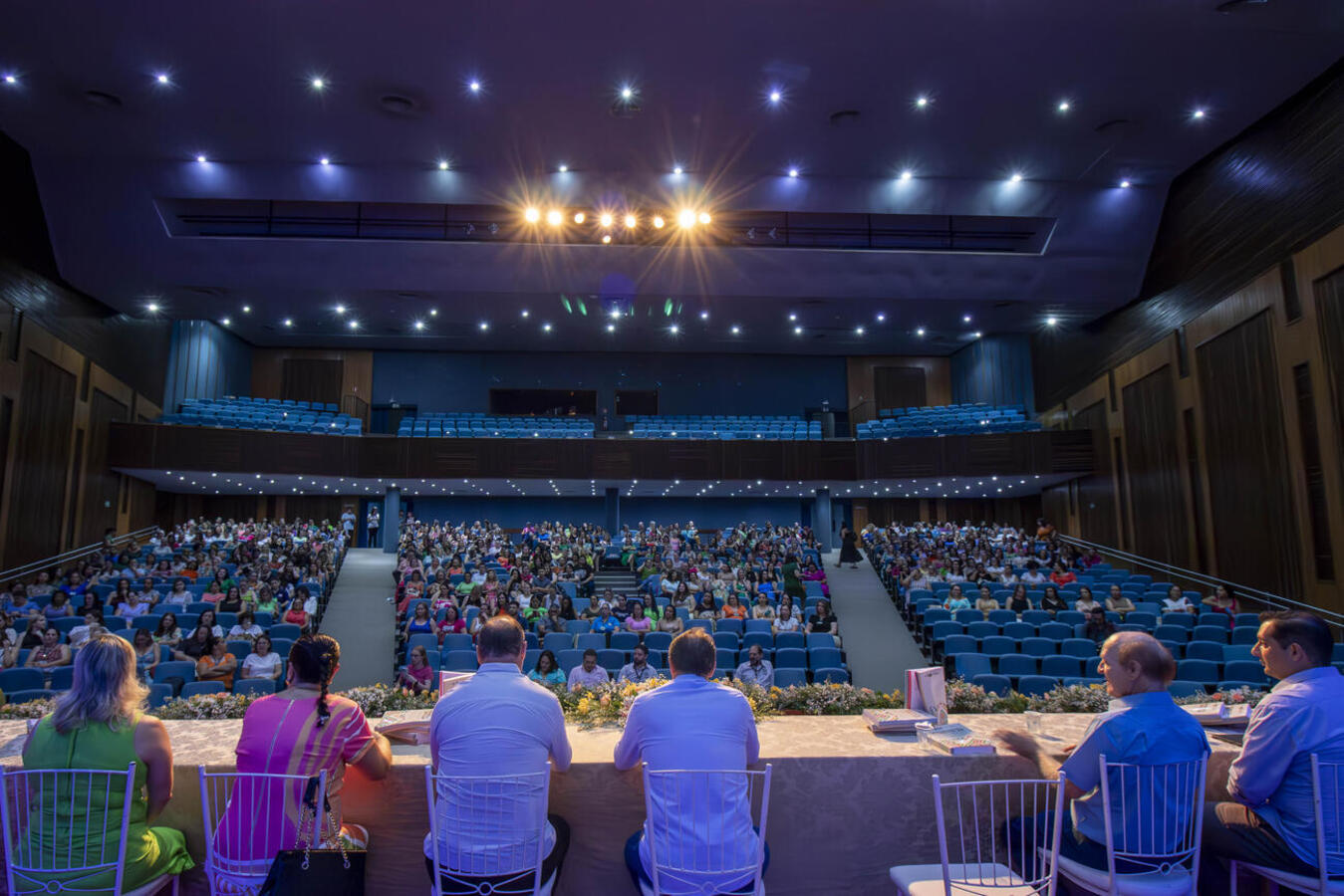 Eventos no Teatro e Unipar marcam abertura do ano letivo em Toledo