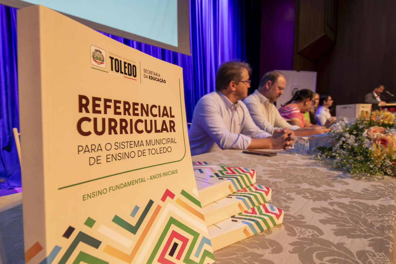 Eventos no Teatro e Unipar marcam abertura do ano letivo em Toledo