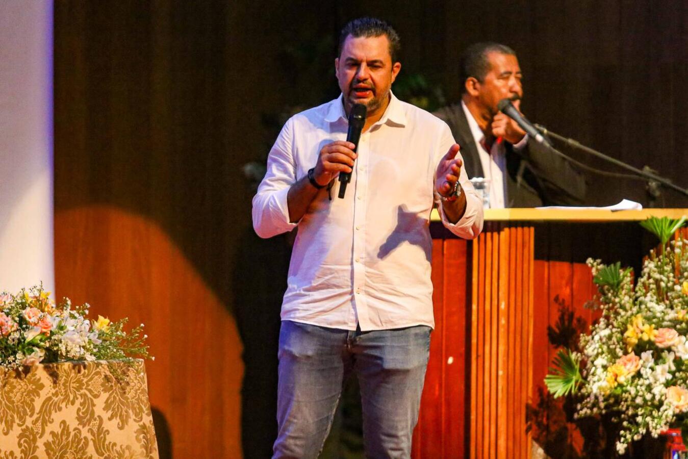 Eventos no Teatro e Unipar marcam abertura do ano letivo em Toledo
