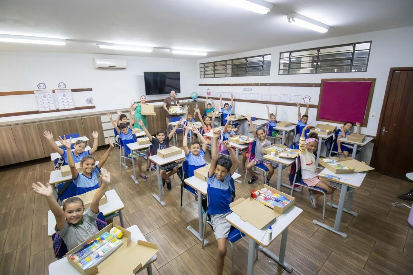  Os kits contemplam materiais que as crianças poderão levar para suas casas e também os de uso comum que ficarão na escola