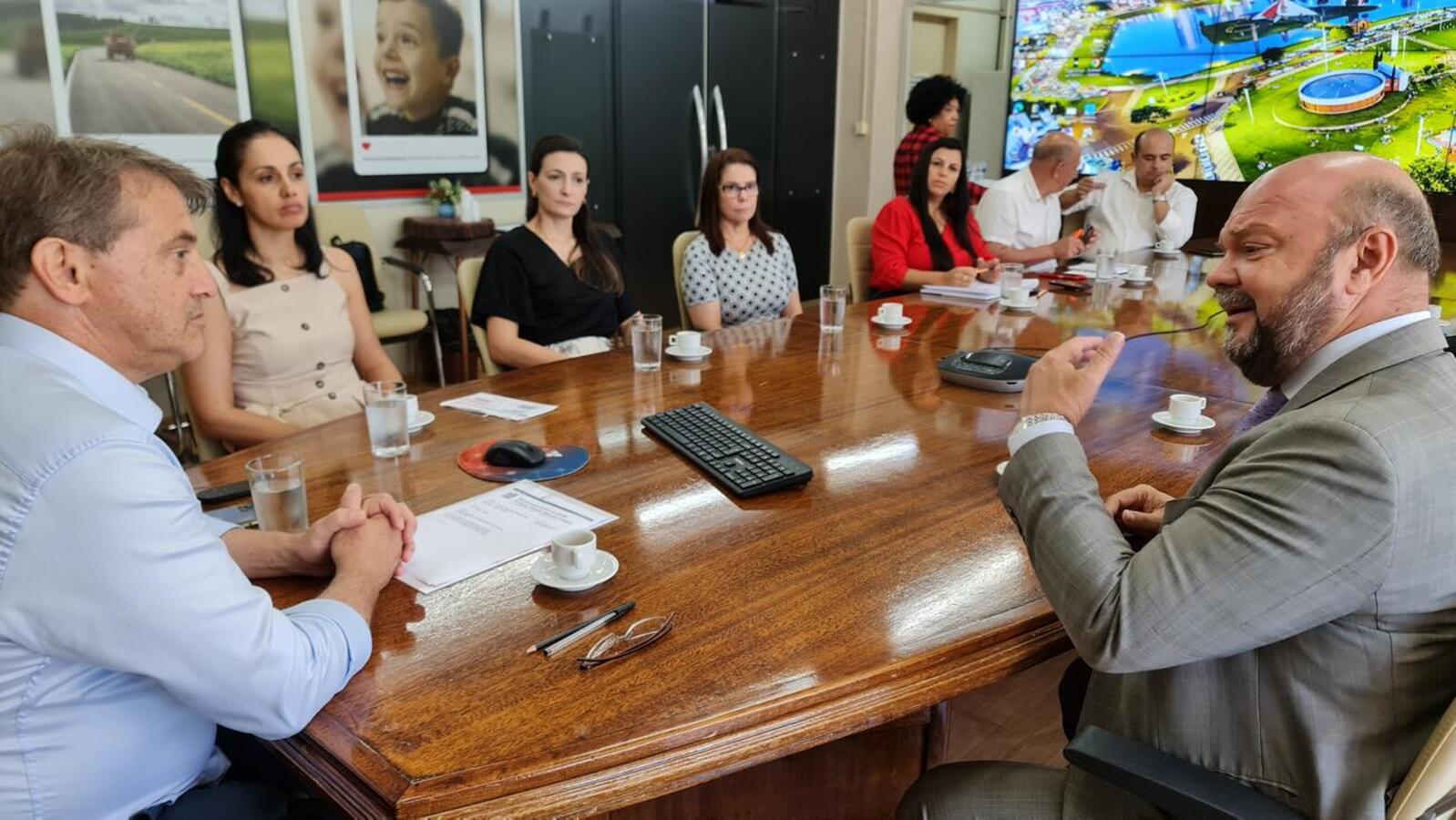 Ricardo Marcelo Fonseca veio para a cerimônia de posse da nova diretora-geral do câmpus local, Ana Paula Brandalize, e sua vice, Ana Carla Zarpelon Schütz