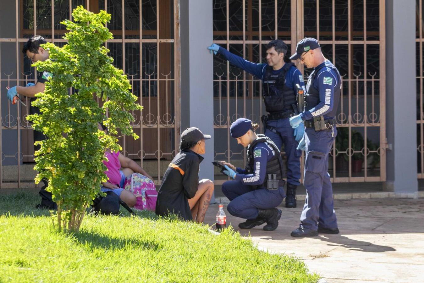 Forças de segurança realizam ação de identificação de pessoas em situação de rua