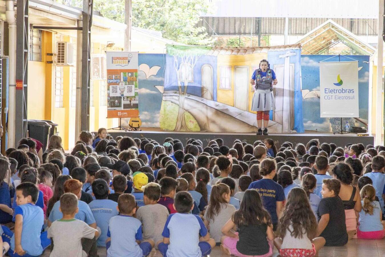 Toledo recebeu apresentações do espetáculo Histórias Eletrizantes