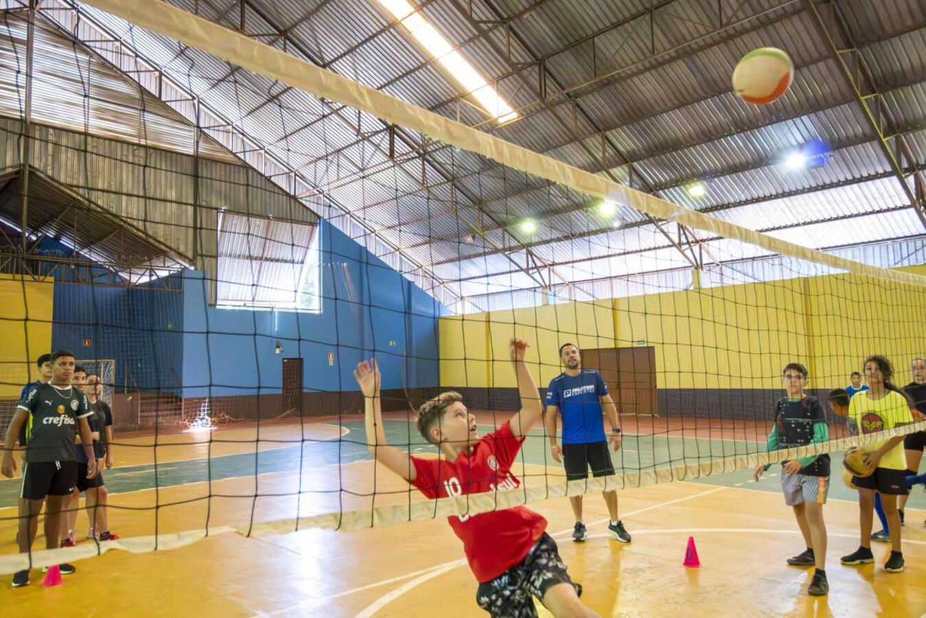 Atividades recreativas são levadas semanalmente para atender os jovens das comunidades de Novo Sarandi e Vila Nova