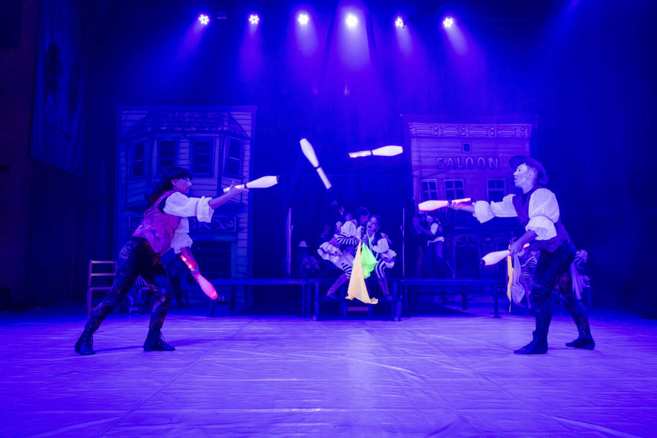 A data foi comemorada com apresentações do Circo da Alegria e participação do Circo da Magia e do Circo Ático