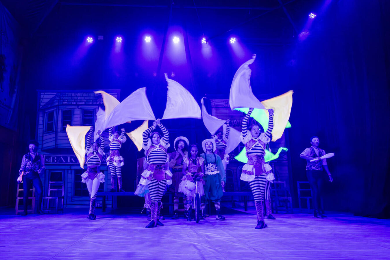 A data foi comemorada com apresentações do Circo da Alegria e participação do Circo da Magia e do Circo Ático