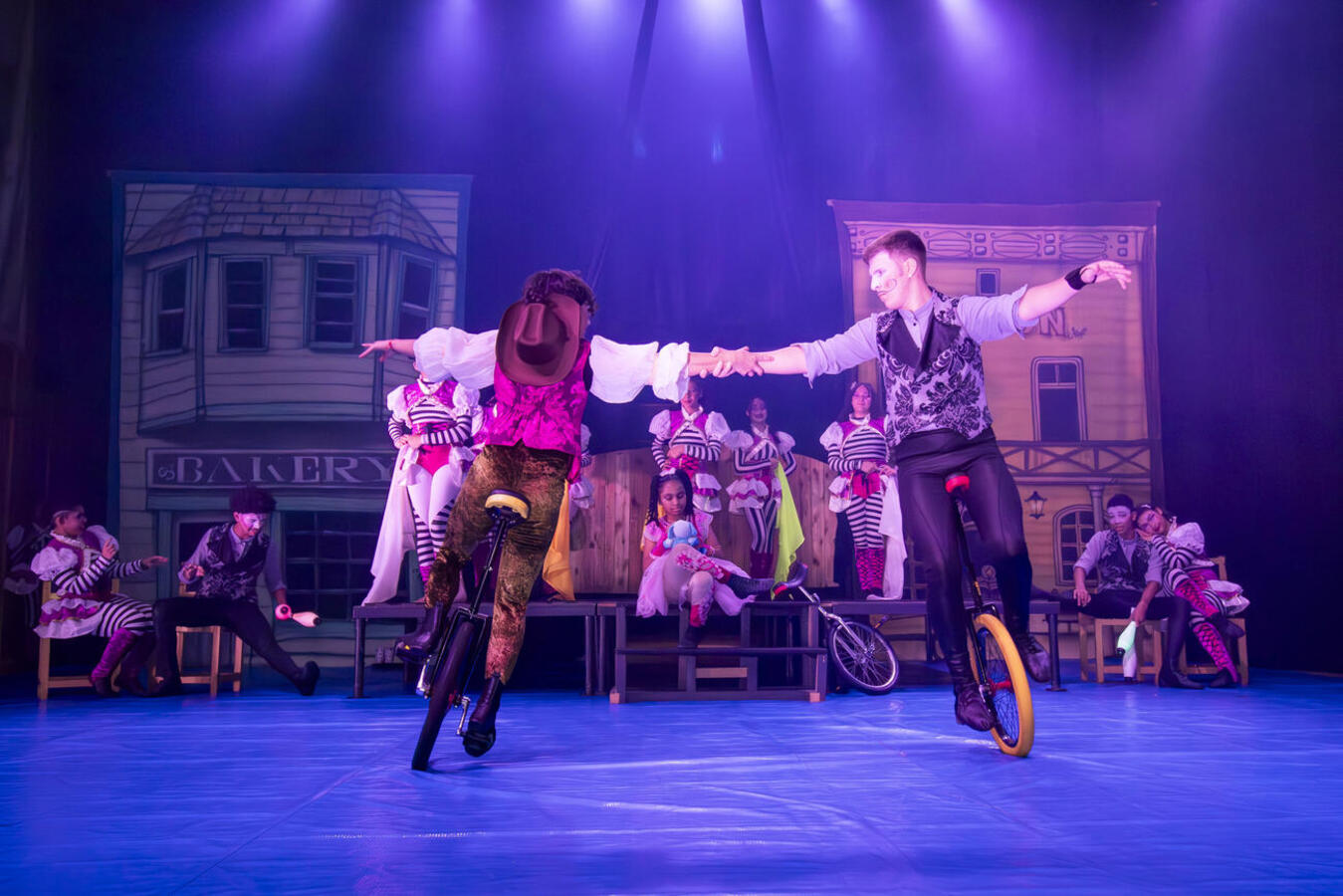A data foi comemorada com apresentações do Circo da Alegria e participação do Circo da Magia e do Circo Ático