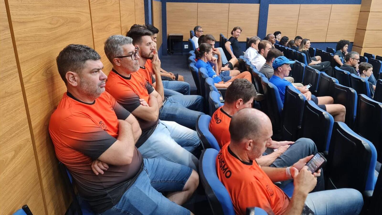 Os termos de cooperação entre município e associações foram assinados, garantindo o incentivo de mais de R$583 mil nas modalidades esportivas