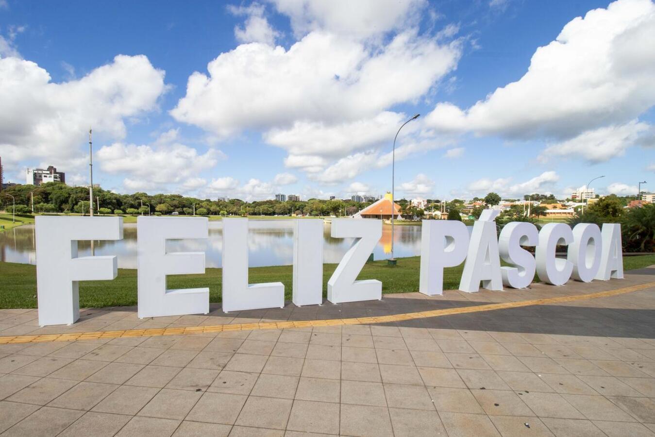 As famílias podem visitar a Vila de Páscoa na Praça Willy Barth, o Largo São Vicente de Paulo, a Rua Barão do Rio Branco ou o Parque Ecológico Diva Paim Barth
