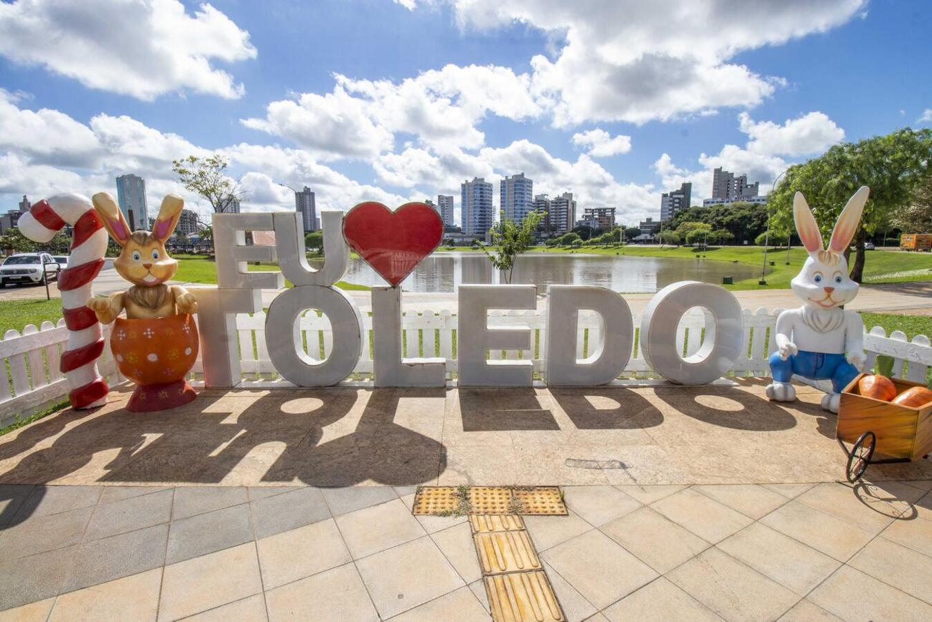 As famílias podem visitar a Vila de Páscoa na Praça Willy Barth, o Largo São Vicente de Paulo, a Rua Barão do Rio Branco ou o Parque Ecológico Diva Paim Barth