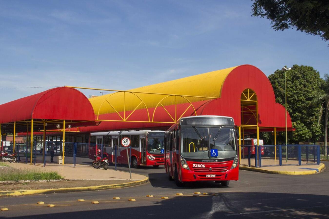 Empresa vencedora da concorrência pública, Viação Sorriso de Toledo Ltda. seguirá prestando o serviço; em fase de elaboração, documento será assinado no início de abril