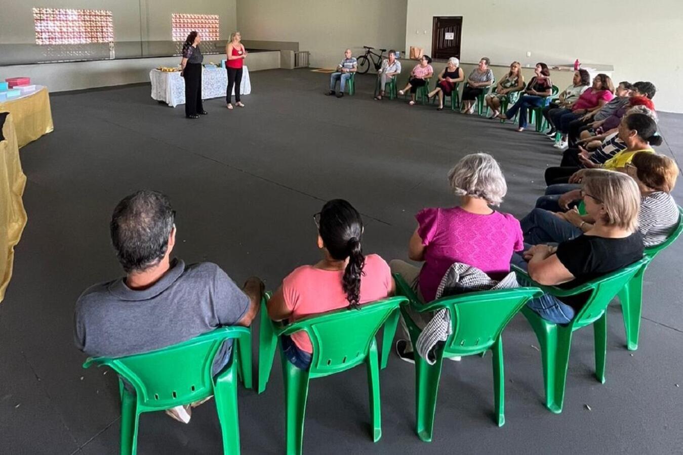 31 alunos inscritos em projeto que envolve as secretarias da Cultura e de Assistência Social ocorreu na manhã desta sexta (26) puderam levar itens produzidos durante o curso