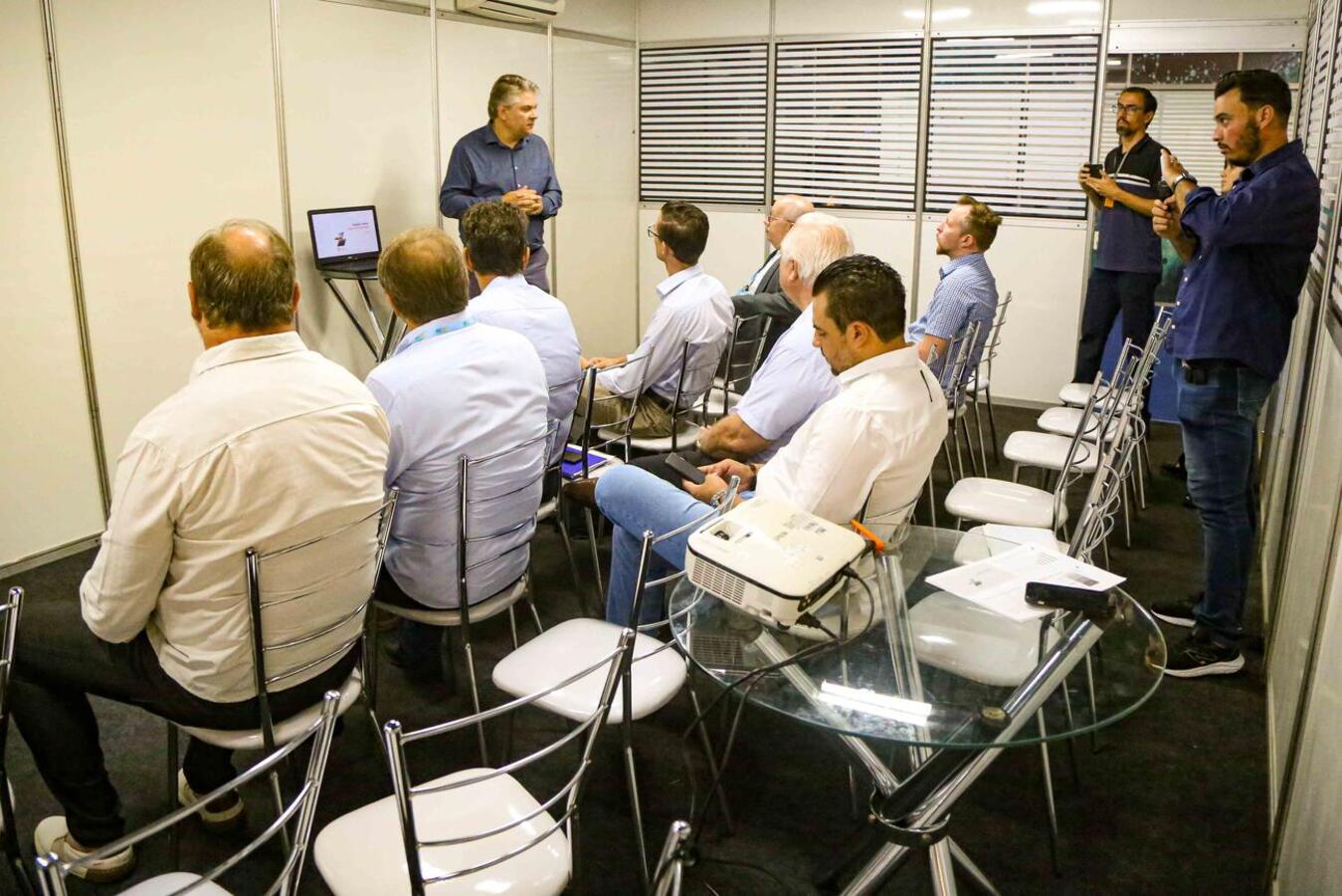 Setores debatem desafios da distribuição de energia no Oeste