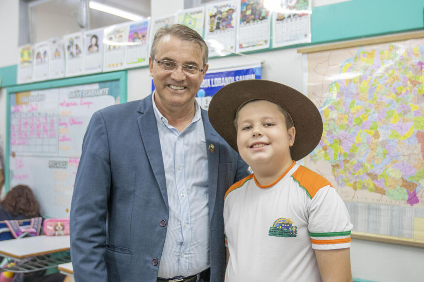 Comitiva da administração municipal visita escolas municipais 