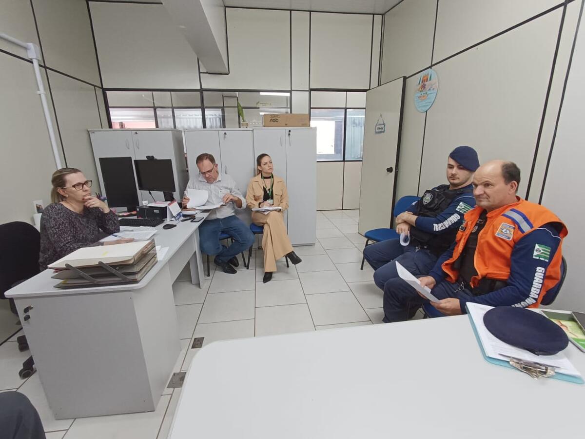 Reunião dengue Secretaria de Saúde e Defesa Civil_foto Carlos Rodrigues (1)