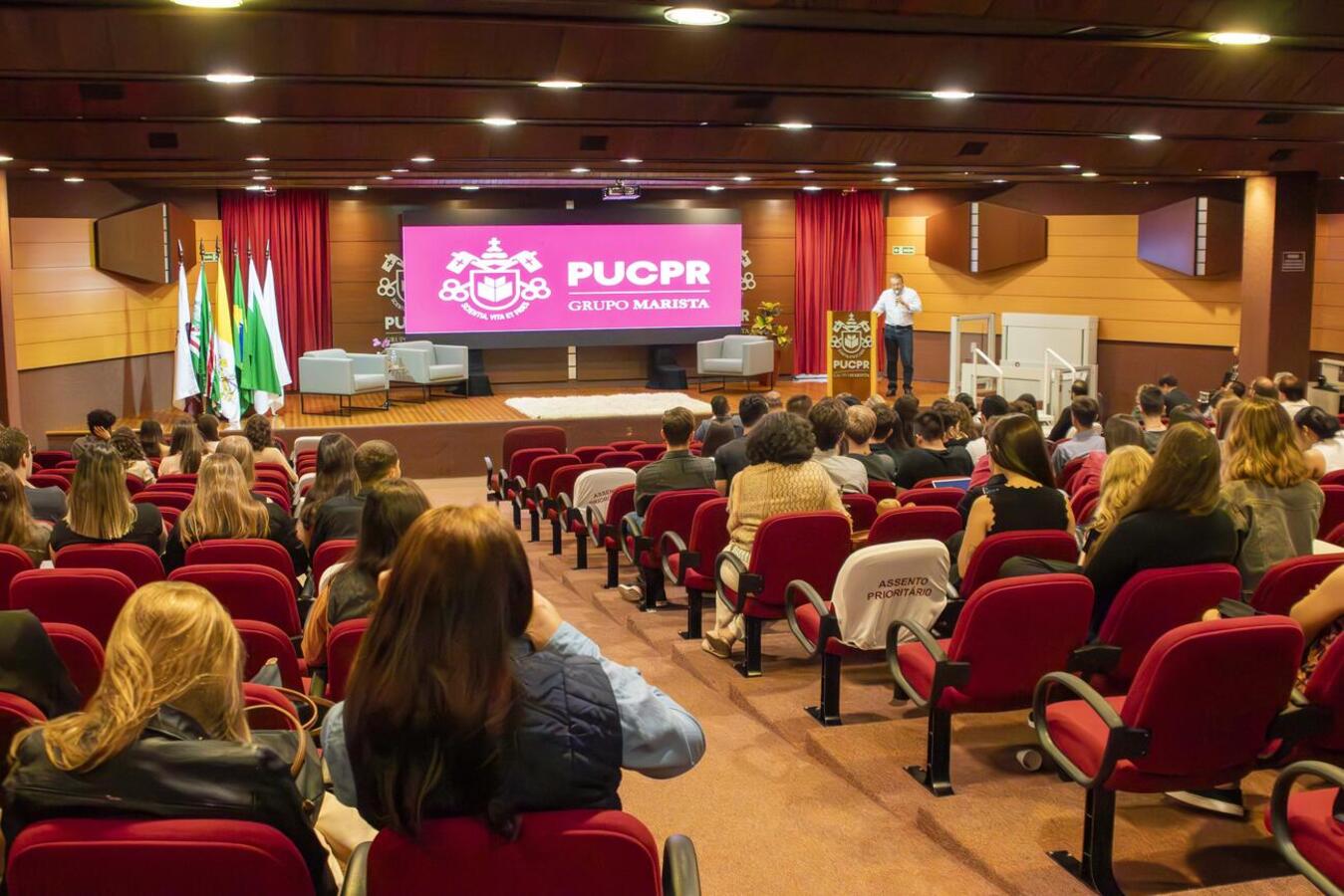 Com tema “Direito Sem Fronteiras”, Seminário Internacional Latino-Americano teve início na manhã desta segunda (22); formação da SMDH está na programação