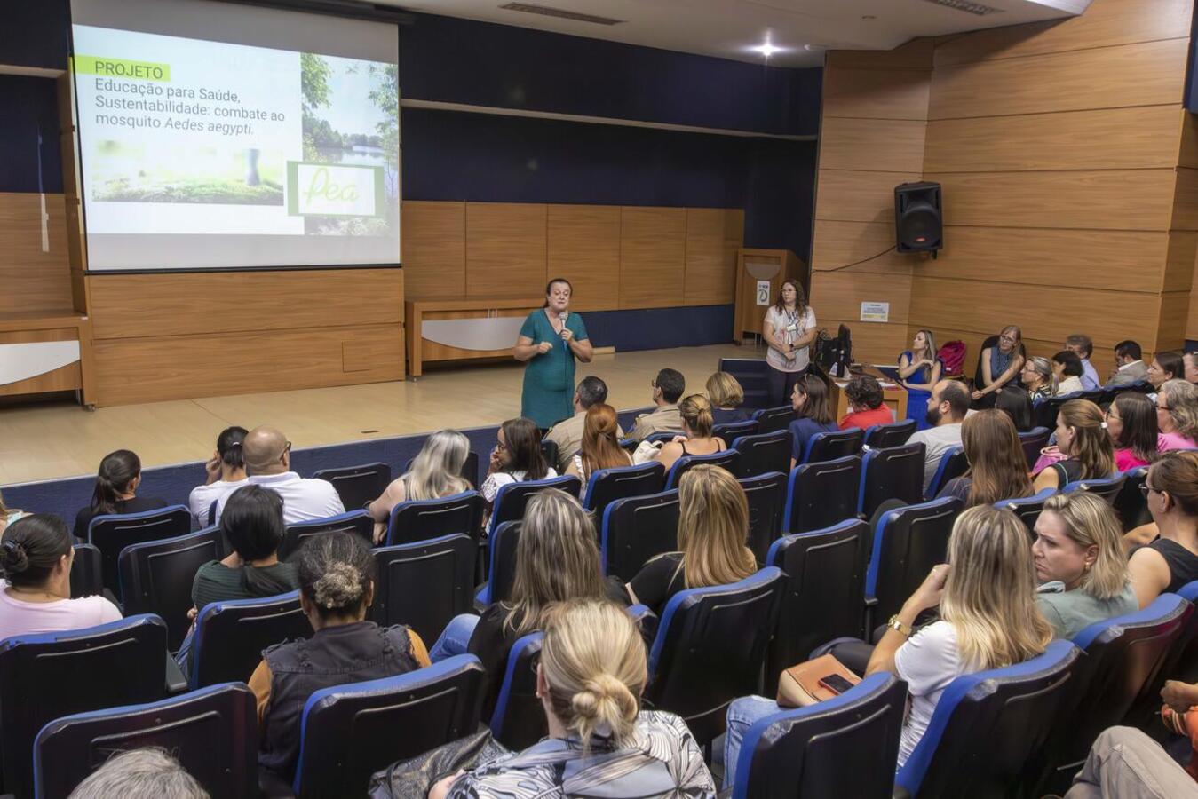 Projeto acontece nas escolas, mas visa ultrapassar os muros escolares e agir de forma prática na comunidade