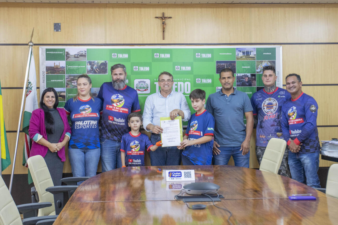 Com a presença de integrantes da entidade, lei que estabelece tal condição foi sancionada na tarde desta quarta (24) na Sala de Reuniões do Gabinete do Prefeito